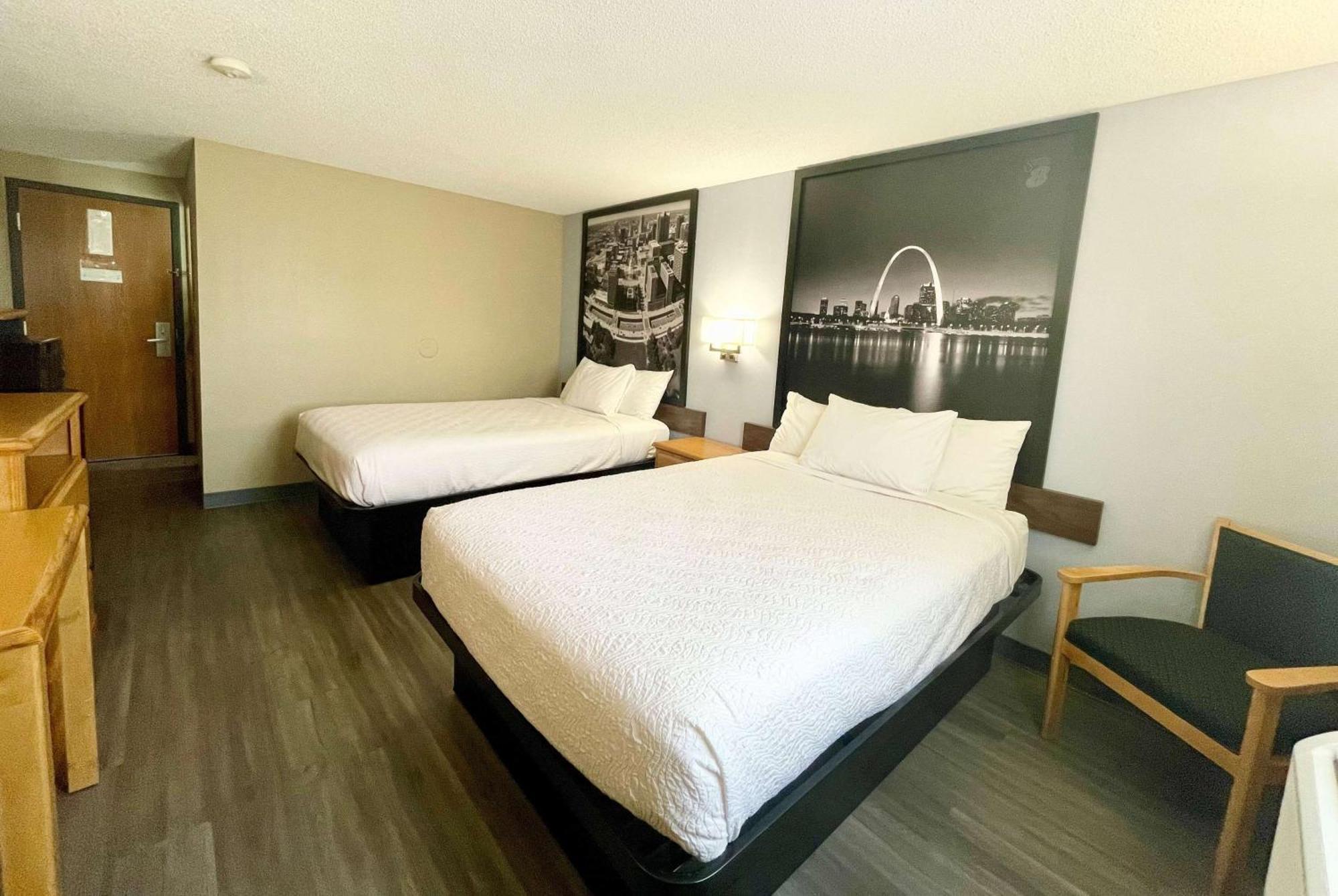 ซูเปอร์ 8 บาย วินด์แฮม เซนต์แคลร์ มิสซูรี Hotel Saint Clair ภายนอก รูปภาพ